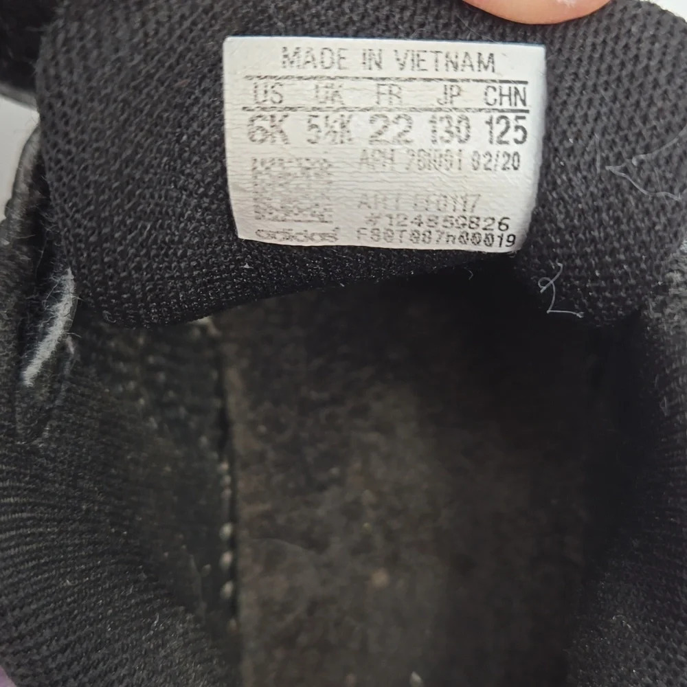 ADIDAS Kids Sneakers Black and White  Size 6K - Picture 7 of 9